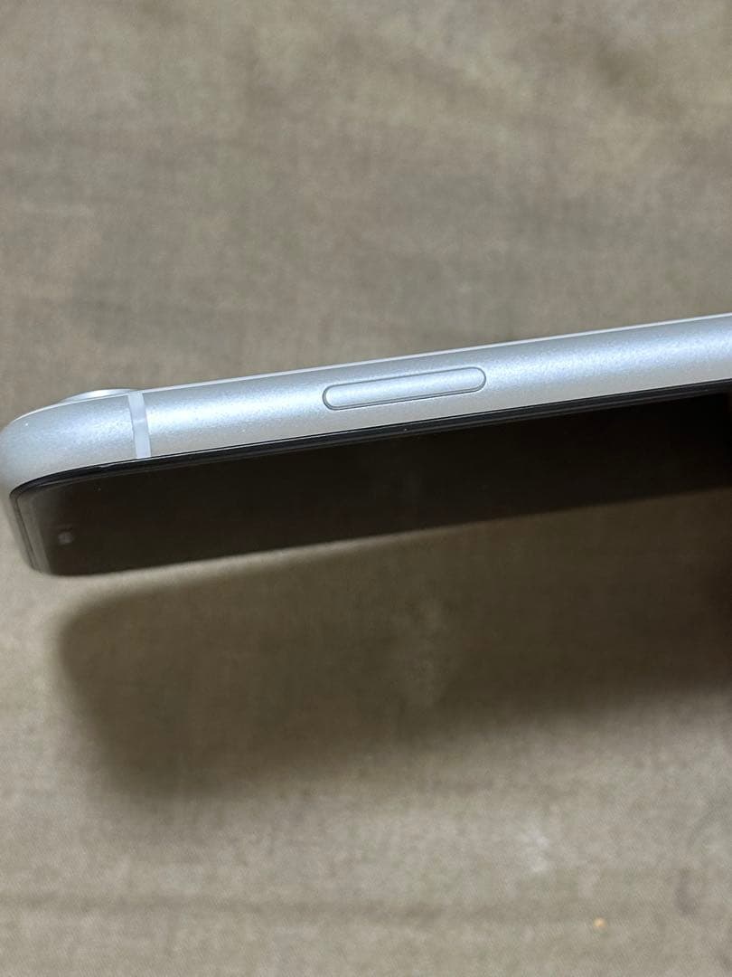 iPhone XR ホワイト SIMフリー