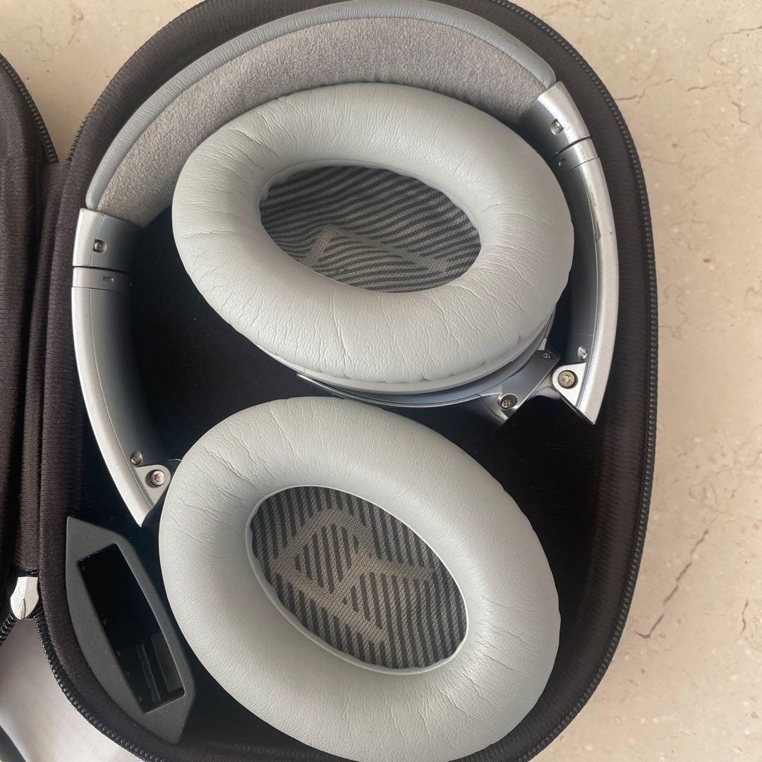 Bose ワイヤレスヘッドホン シルバーQuiet comfort 35