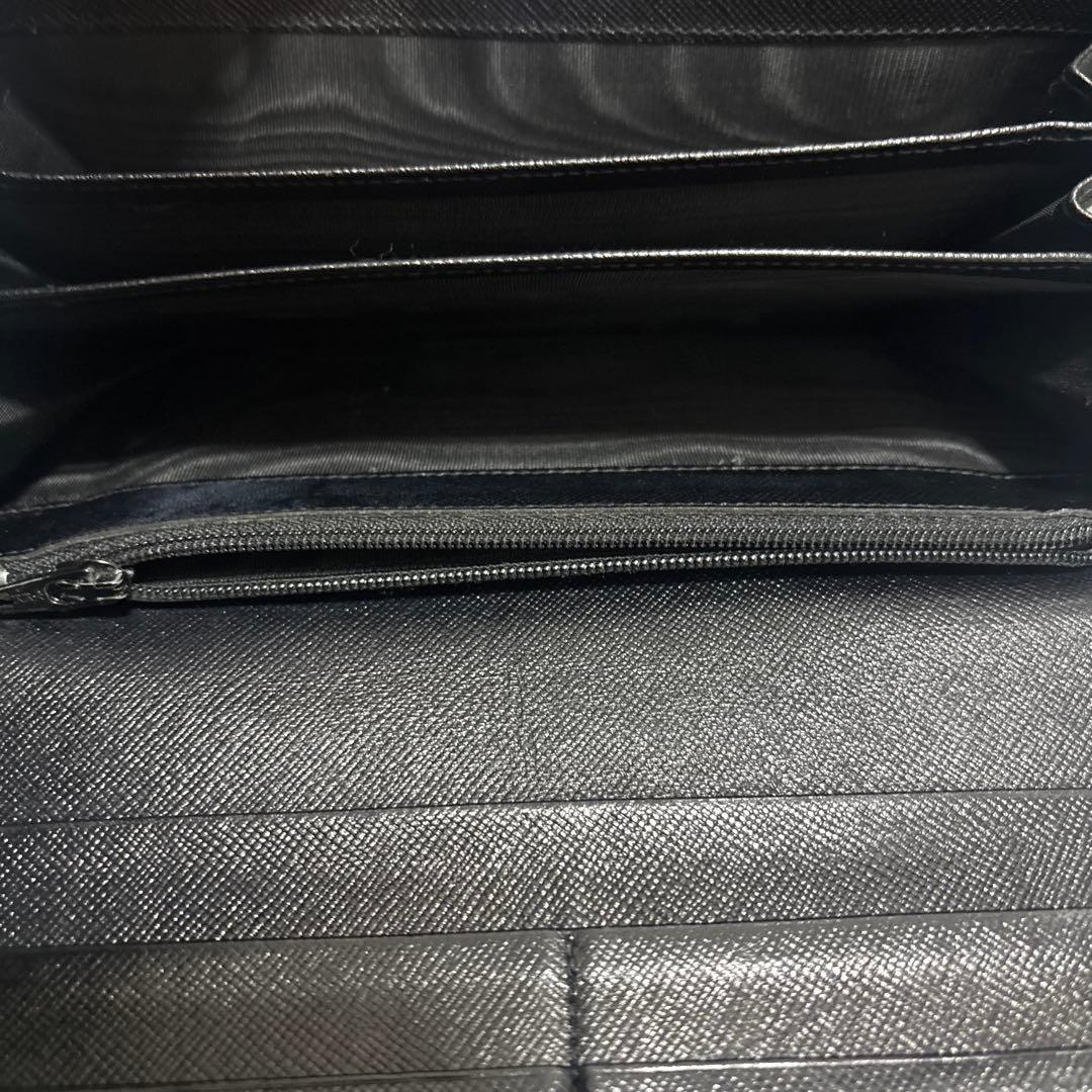 【極美品】プラダ 2つ折り長財布 サイフィアーノレザー 三角プレート 黒