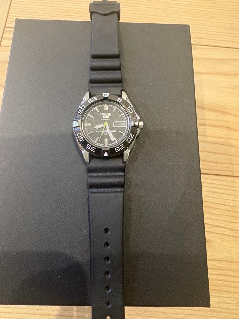 SEIKO 5自動巻きスポーツモデル 腕時計