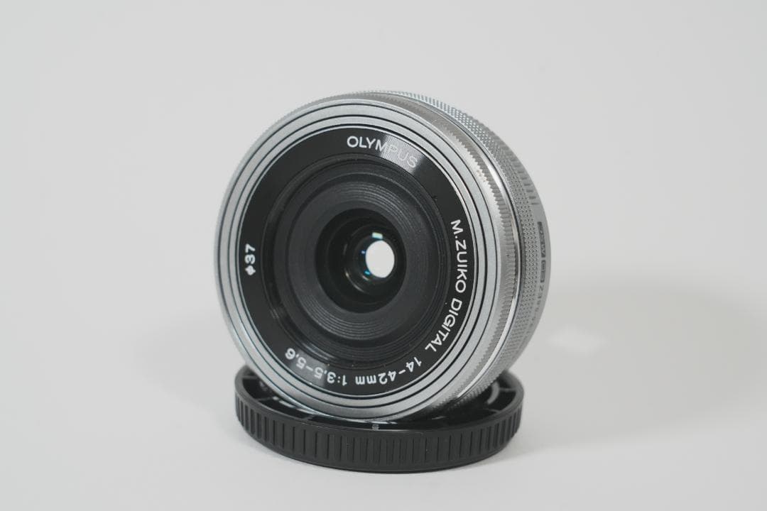 オリンパス PEN E-PL8 + ED 14-42 EZ +おまけ(SD込み)