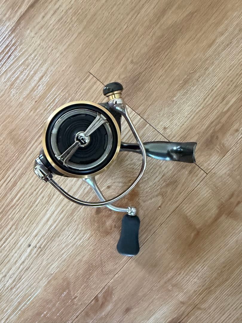 DAIWA LUVIAS FCLT2000S スピニングリール