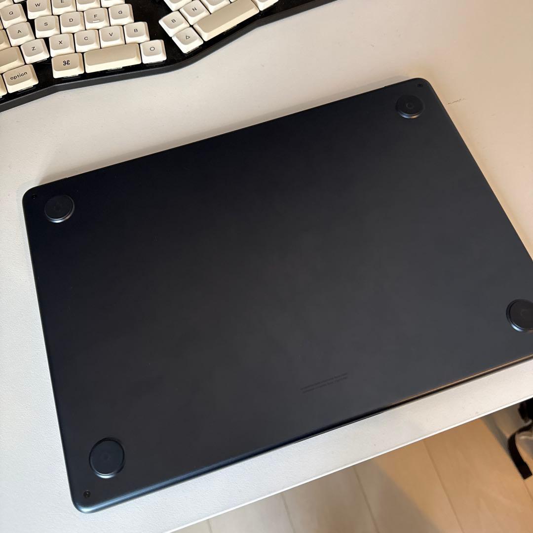 M2 MacBook Air 256GB/8GB USキーボード