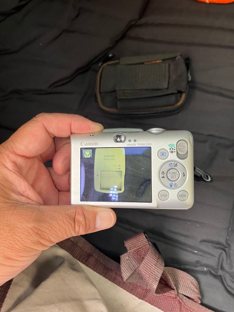 Canon IXY デジタルカメラ 本体と付属品