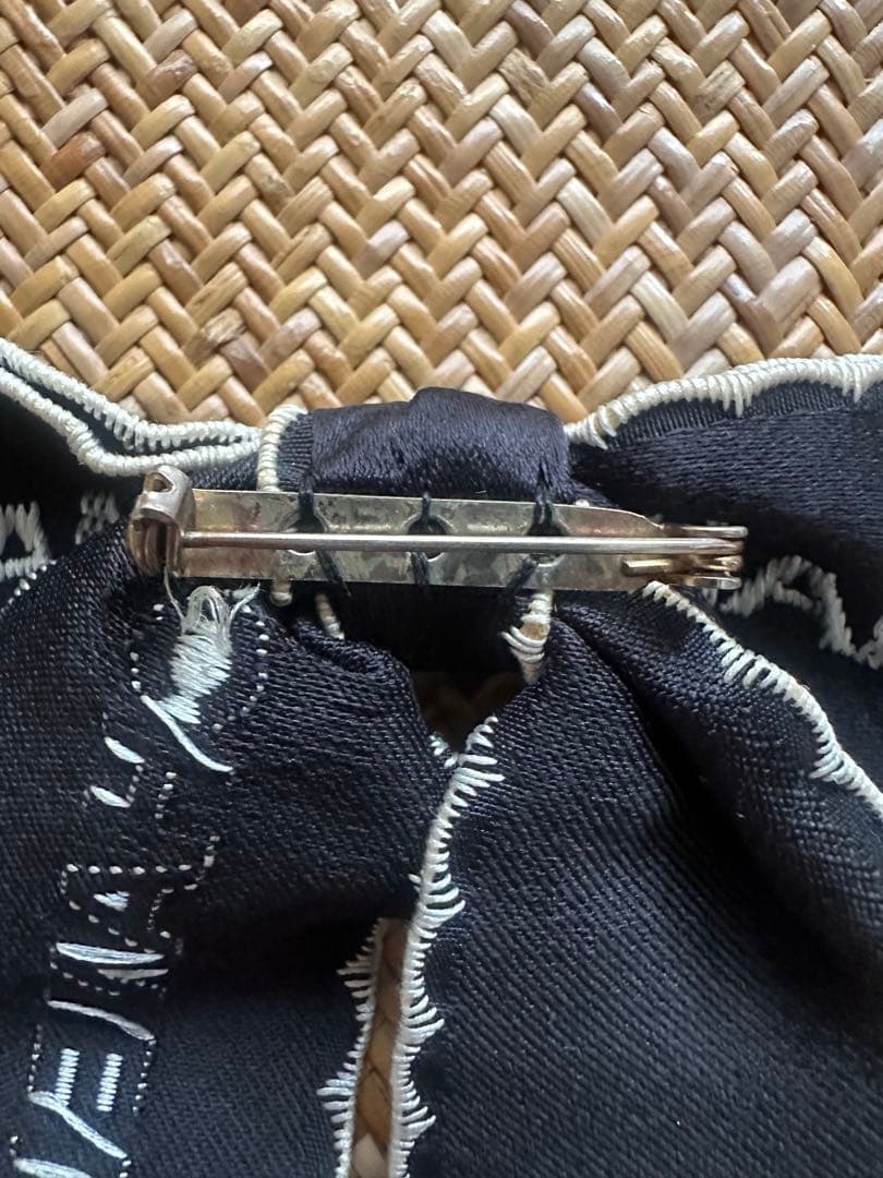 CHANEL ブラックリボンブローチ