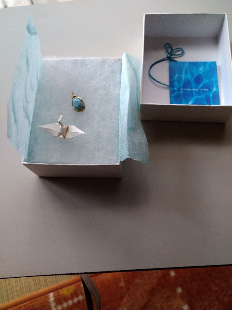 お値下げしました!!天然石ラリマーペンダントトップ。ドミニカ共和国。