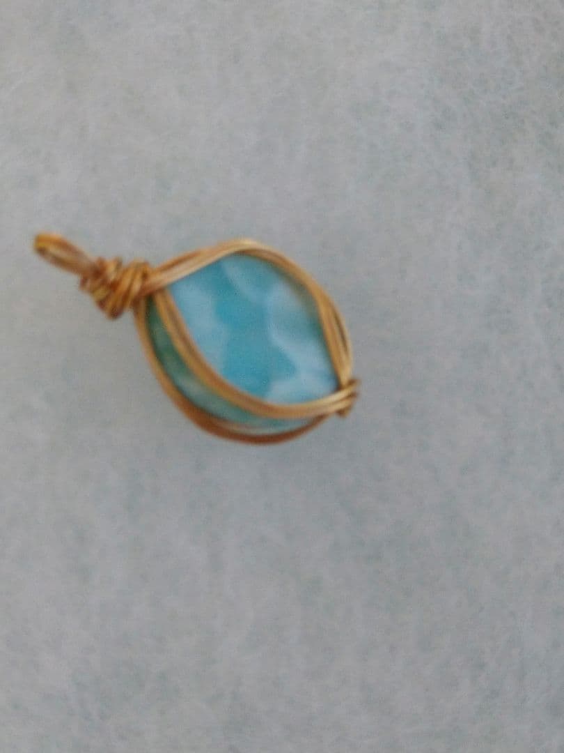 お値下げしました!!天然石ラリマーペンダントトップ。ドミニカ共和国。