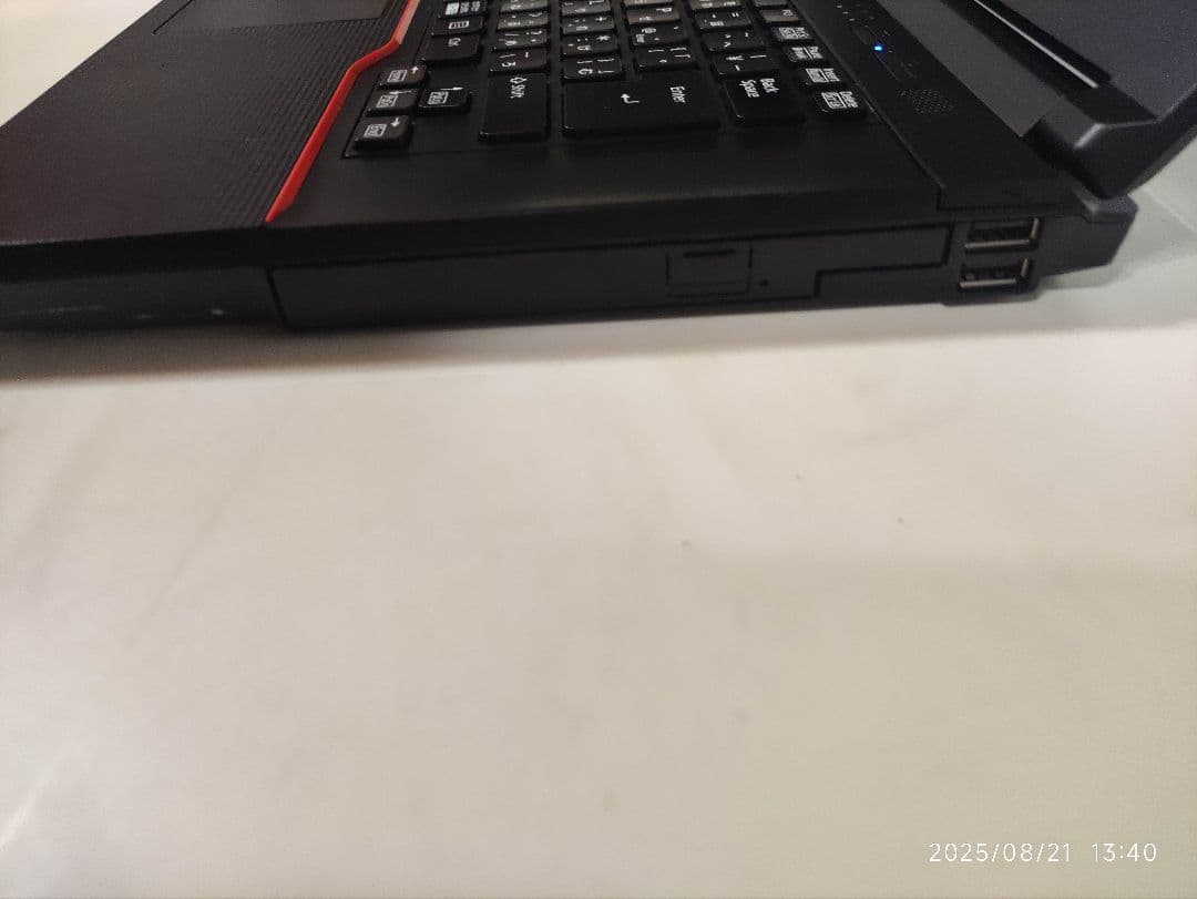 Ubuntu24.04 LTS 富士通 LIFEBOOK アダプター付き