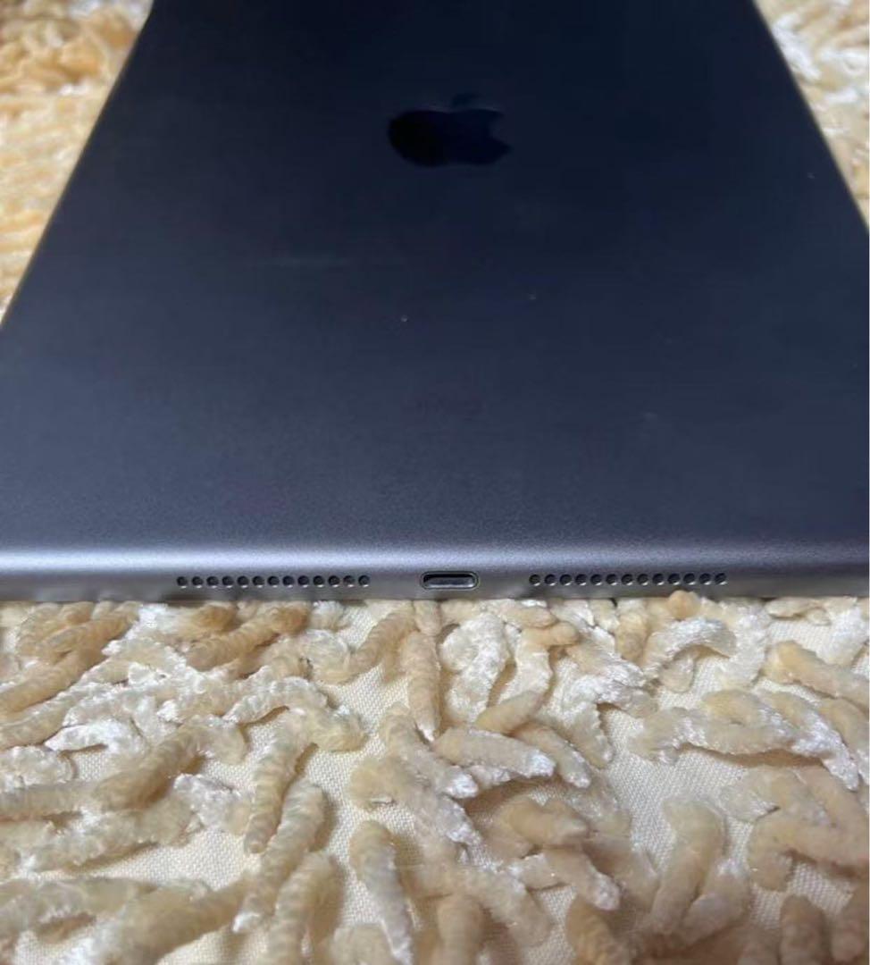 iPad 第8世代 Wi-Fiモデル 32GB MYL92J/A