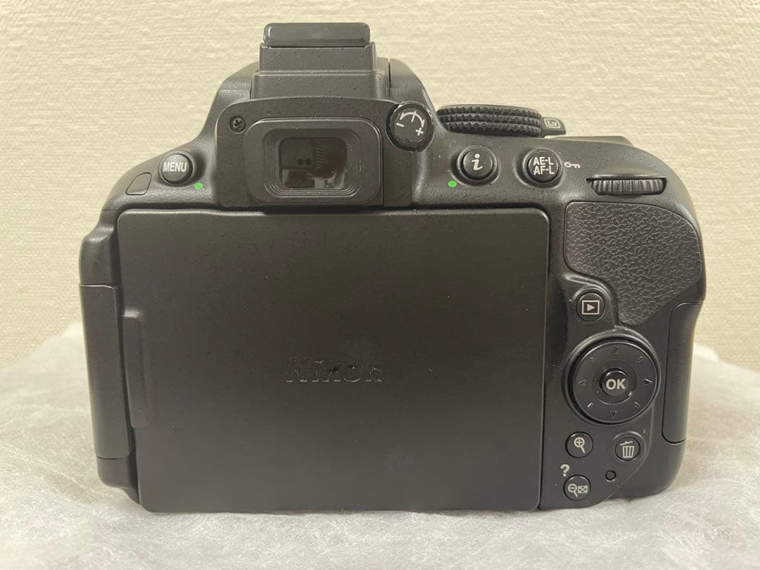 Nikon D5300 一眼レフ　ダブルズームキット2 ブラック