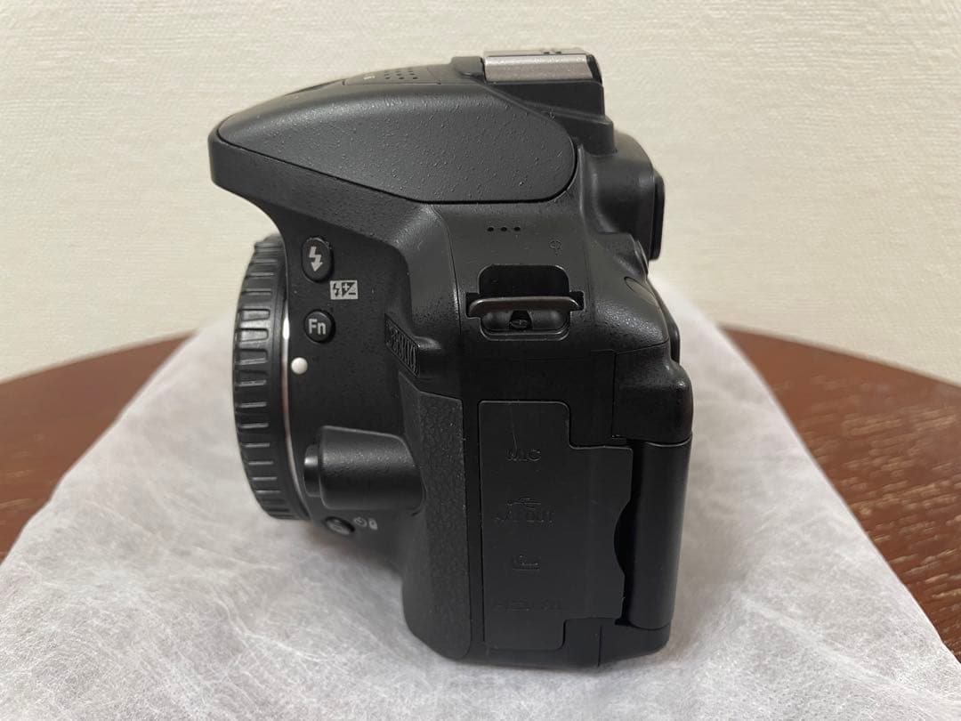 Nikon D5300 一眼レフ　ダブルズームキット2 ブラック