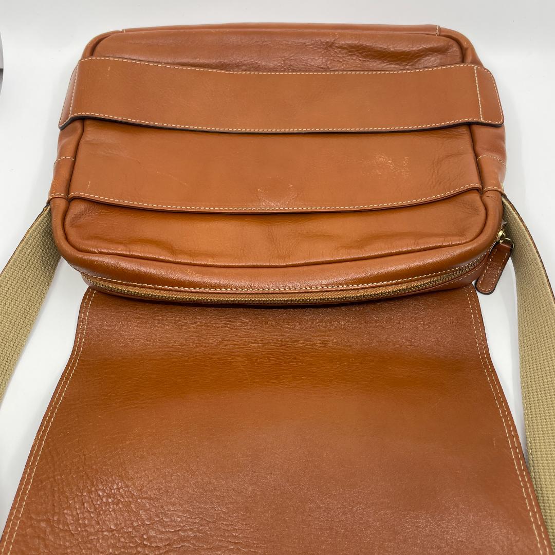 土屋鞄 ショルダーバッグ　メッセンジャーバッグ　ブラウン　レザー　スクエア
