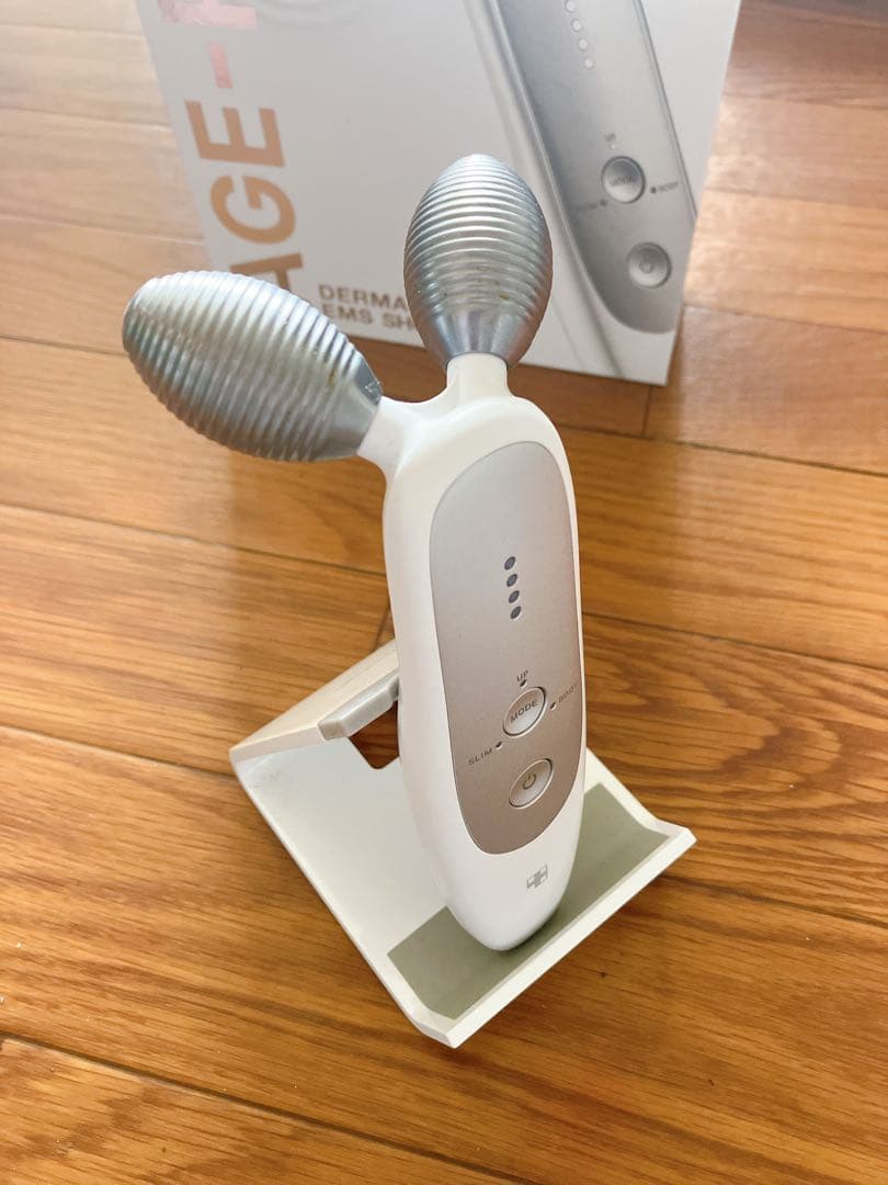 MEDICUBEメディキューブAGE-R DERMA EMS SHOT美容器