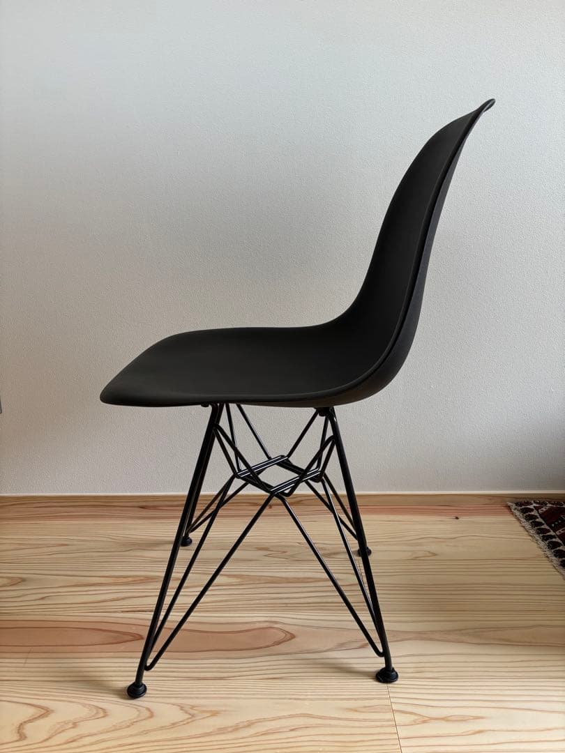 【極美品】ハーマンミラー イームズ サイドシェルチェア ブラック