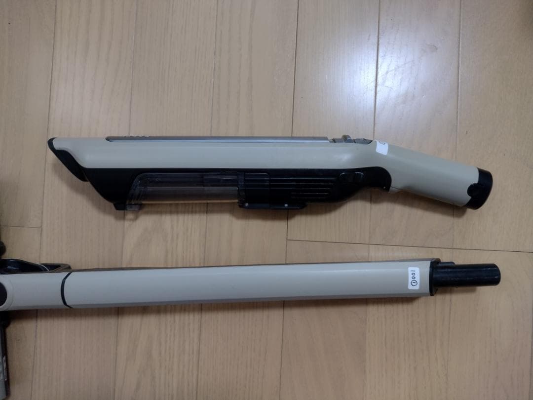 シャーク★コードレスクリーナー★CS100JBR★バッテリーの状態良好