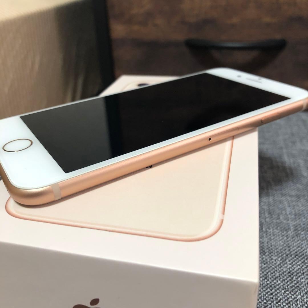 iPhone8 ピンク系ゴールド　64ギガ　外箱あり