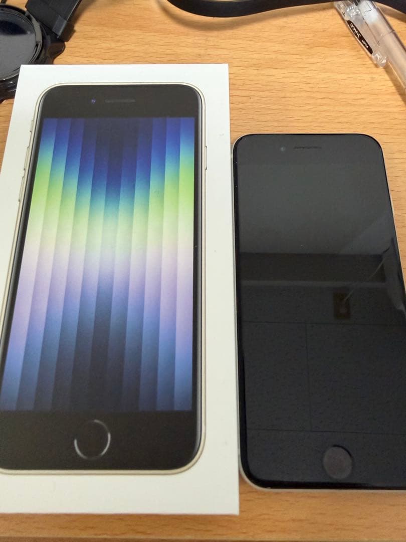 iPhone SE 第三世代　64GB SIMフリー
