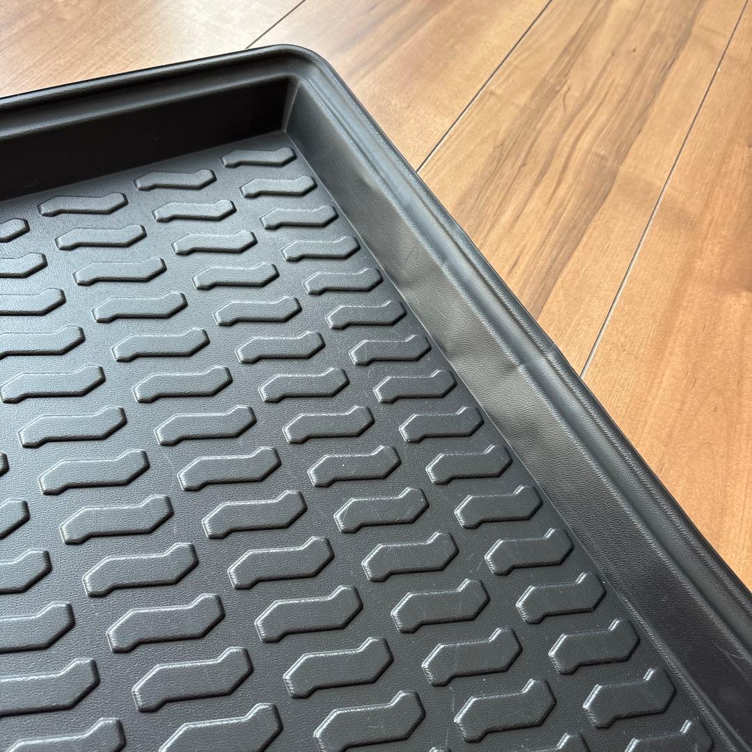 アウディ 純正 ラゲッジトレー Audi Q2