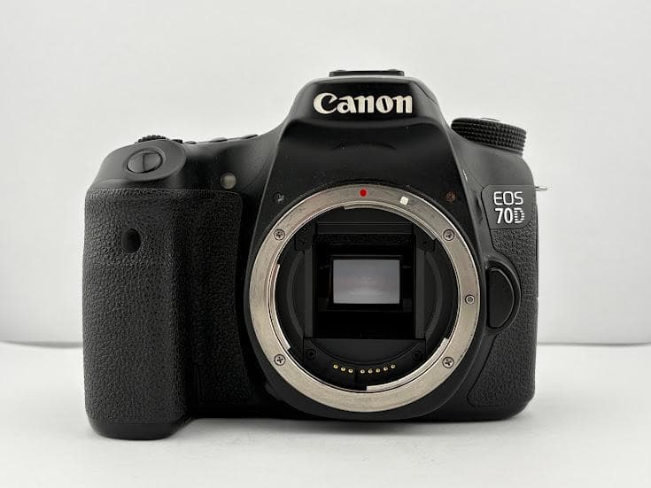 ★極上美品★キヤノン CANON EOS 70D ボディ★バッテリー、充電器付★