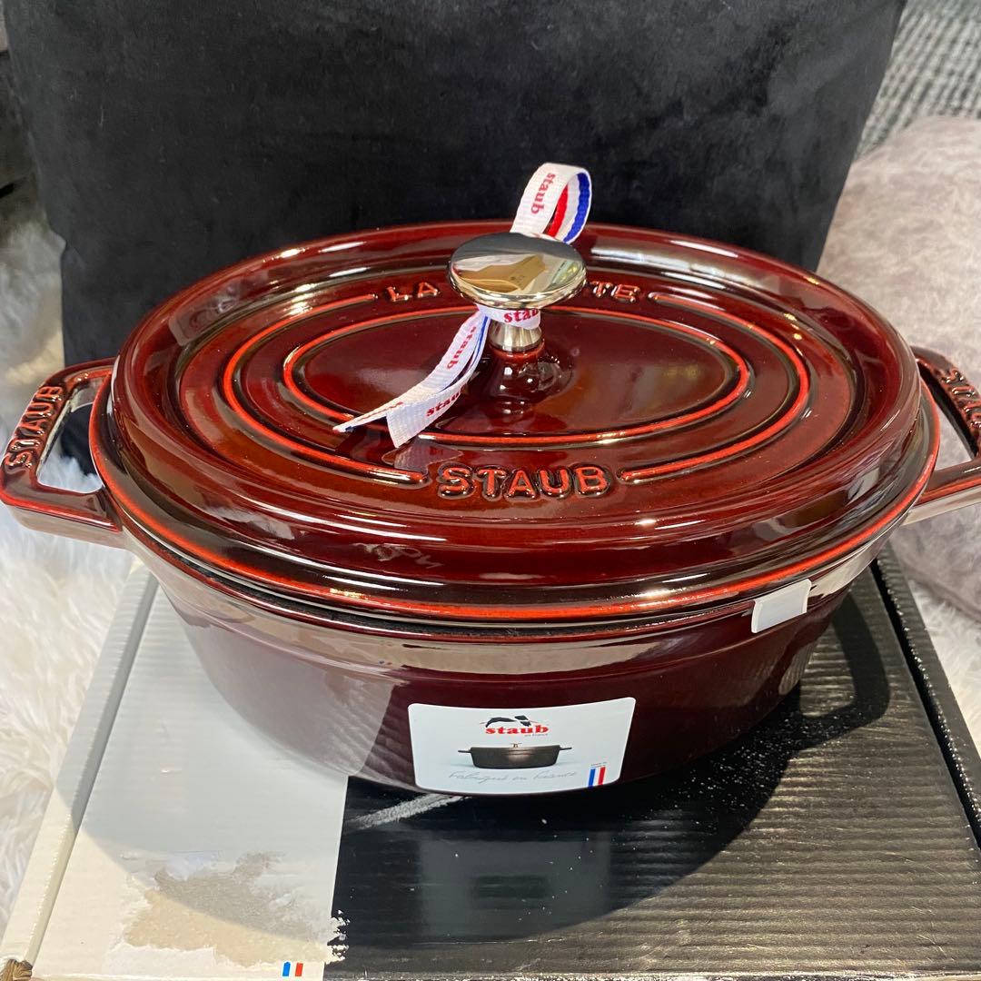 STAUB ストウブ　ピコココット 23 cm オーバル　グレナディンレッド　赤