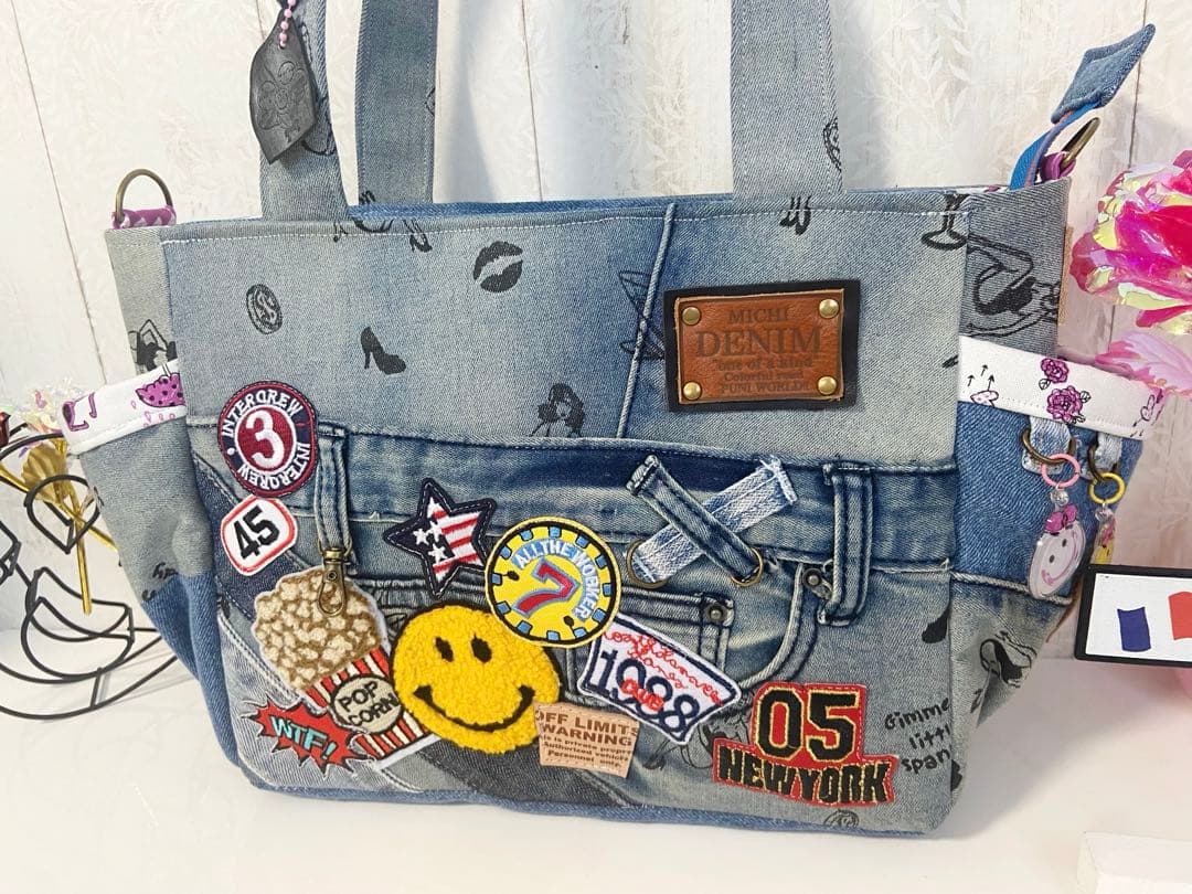 デニムリメイクバッグ　ワッペン沢山