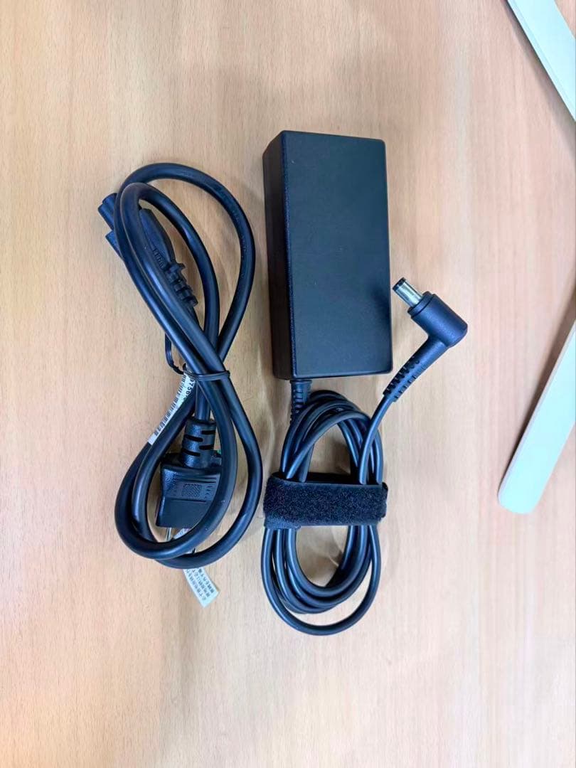 HP オールインワンデスクトップ　TPC-Q032-24 Core i5