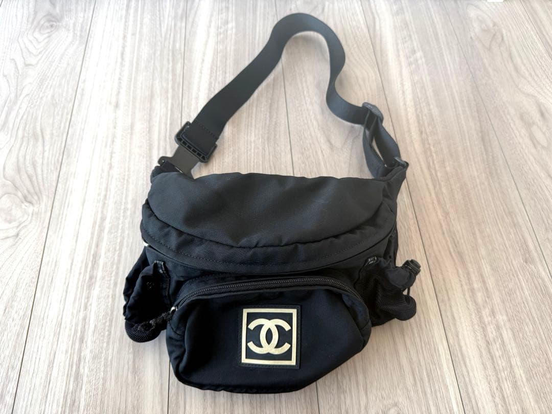 希少　CHANEL スポーツライン　ボディバッグ