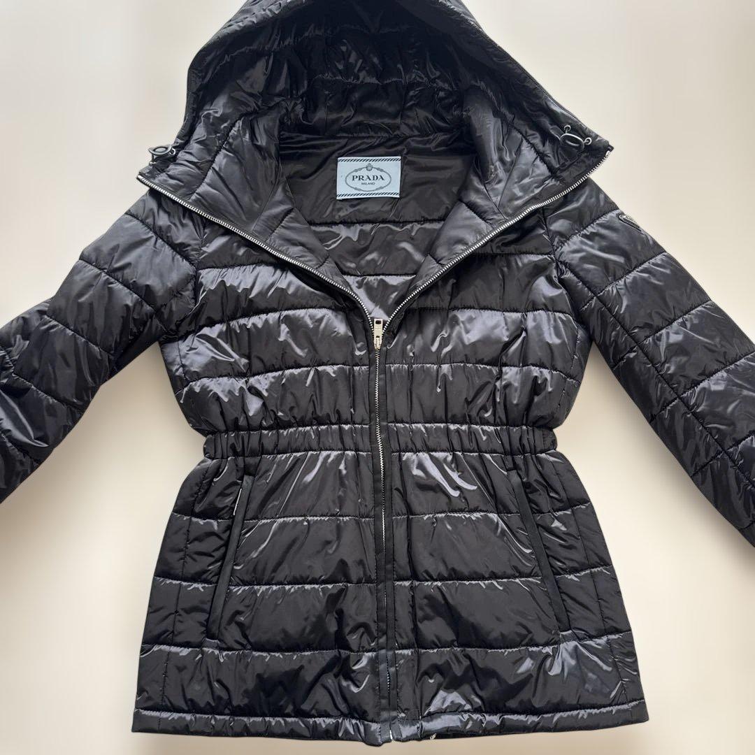 PRADA ブラック ダウンジャケット フード付き