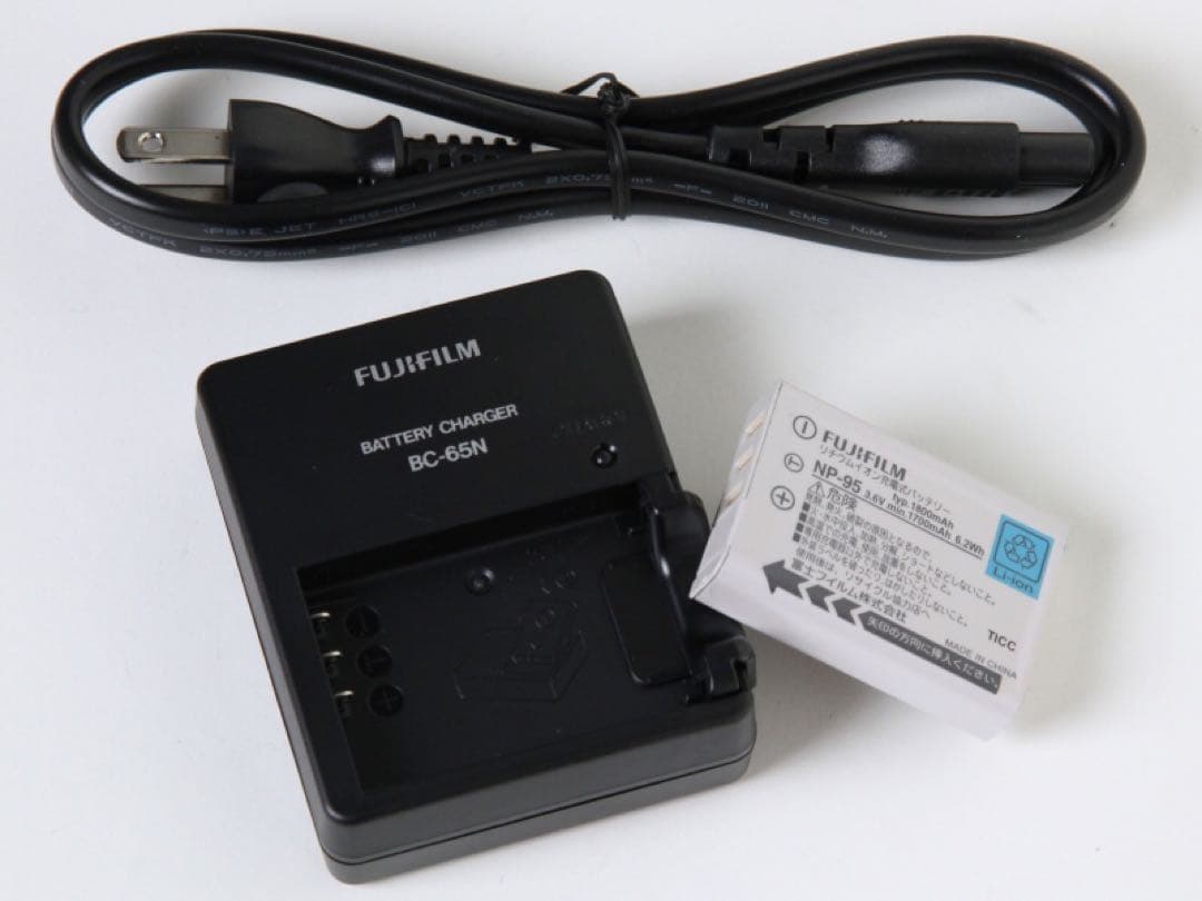 新品！FUJIFILM X-S1 デジタルカメラ