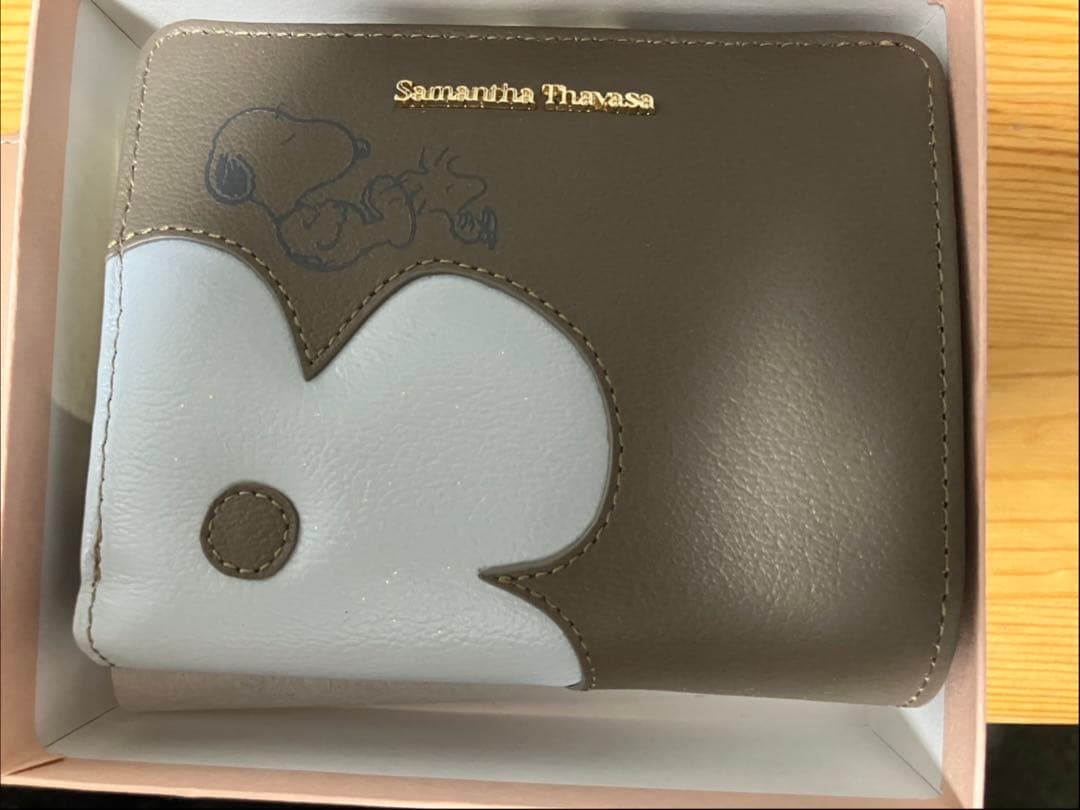 新品サマンサタバサ スヌーピーコレクション　折り財布牛革