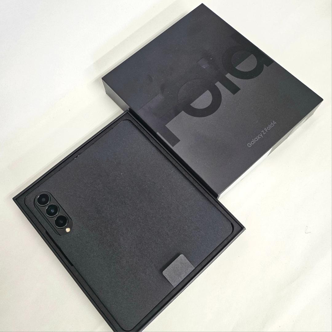 Galaxy Z FOLD4 256GB ブラック SIMフリー【極美品】