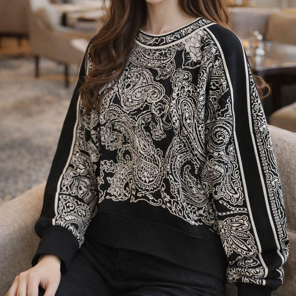 LEONARDレオナール☆ペイズリーフラワープリントニット　白黒