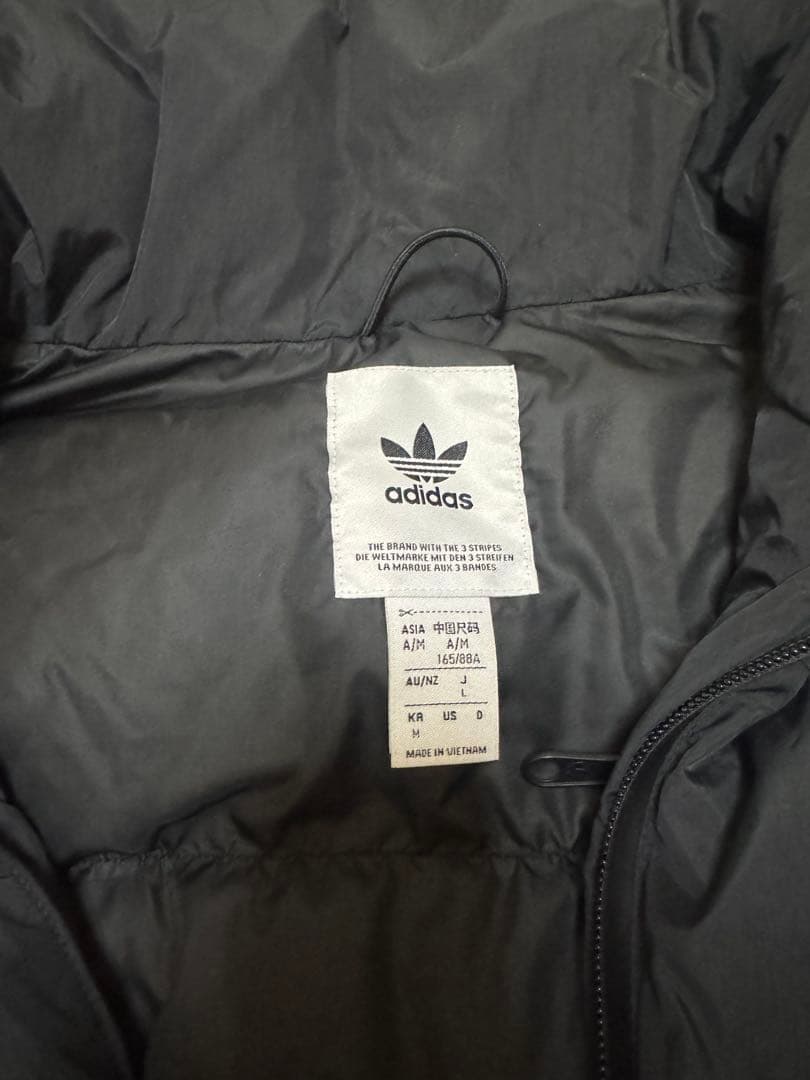 adidasレディース REGEN ショートジャケット　ブラック