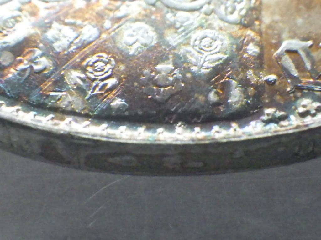 ヴィクトリア ゴチッククラウン 銀貨【銀貨保証】アンティーク M2411869