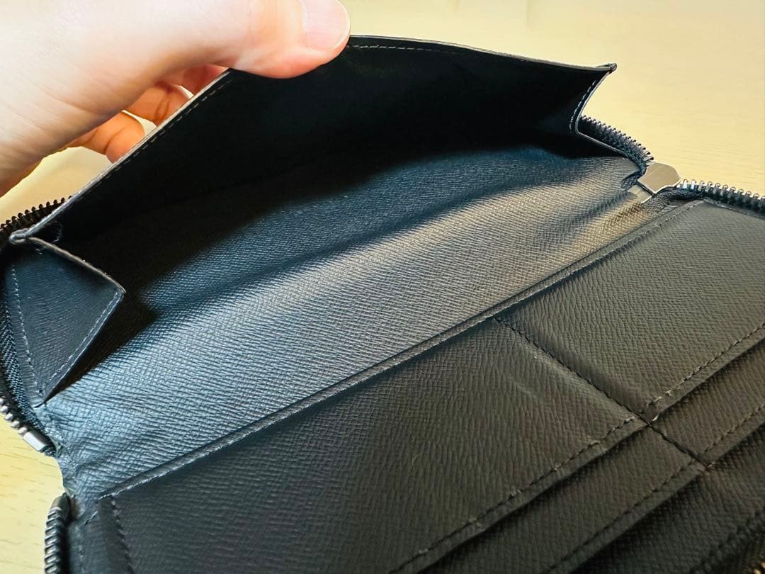 ルイヴィトン モノグラムエクリプス ジッピーウォレット ヴェルティカル ブラック