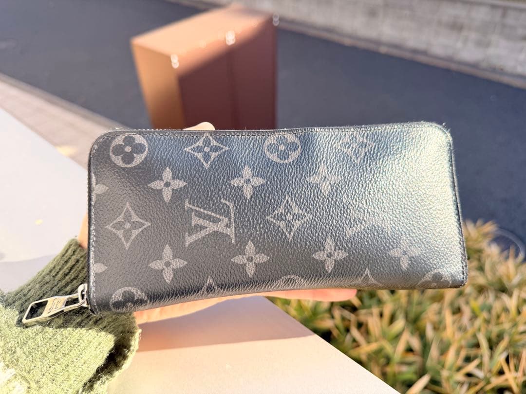 ルイヴィトン モノグラムエクリプス ジッピーウォレット ヴェルティカル ブラック