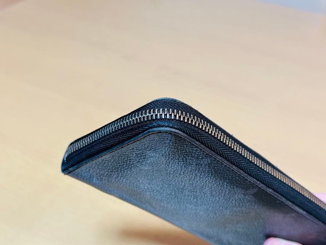 ルイヴィトン モノグラムエクリプス ジッピーウォレット ヴェルティカル ブラック