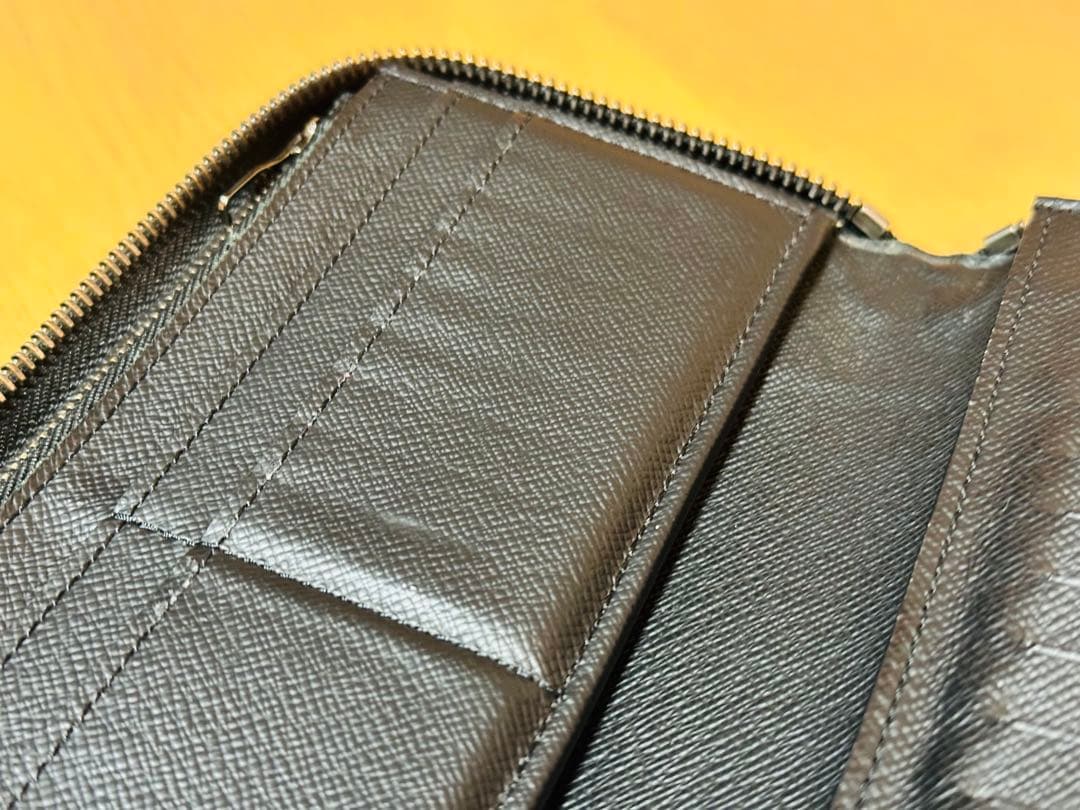 ルイヴィトン モノグラムエクリプス ジッピーウォレット ヴェルティカル ブラック