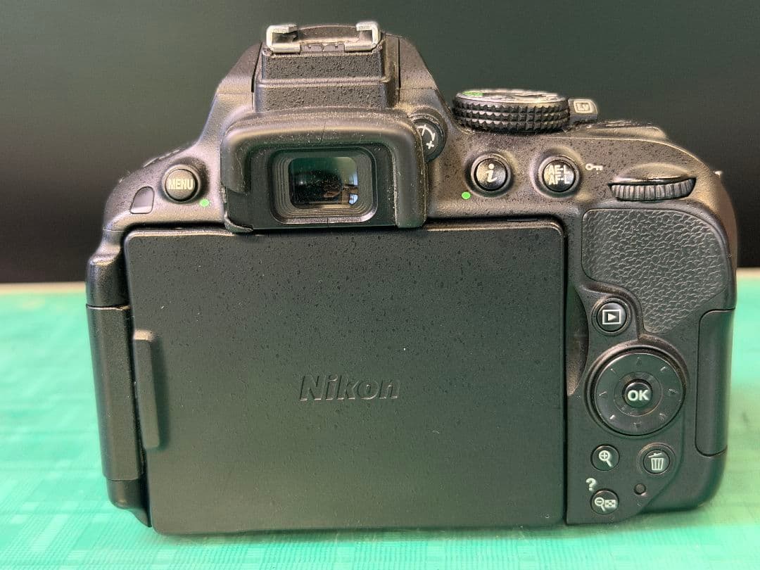 ニコン D5300 ボディ デジタル一眼レフカメラ ショット数3944枚