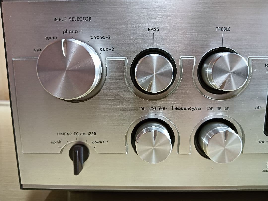 【動作品】LUXMANコントロールアンプ C-1010 ラックスマンプリアンプ