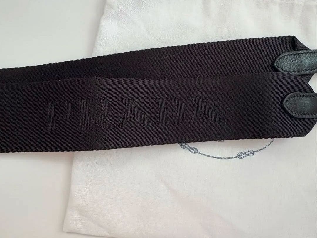 PRADA ナイロンバッグのストラップ 黒