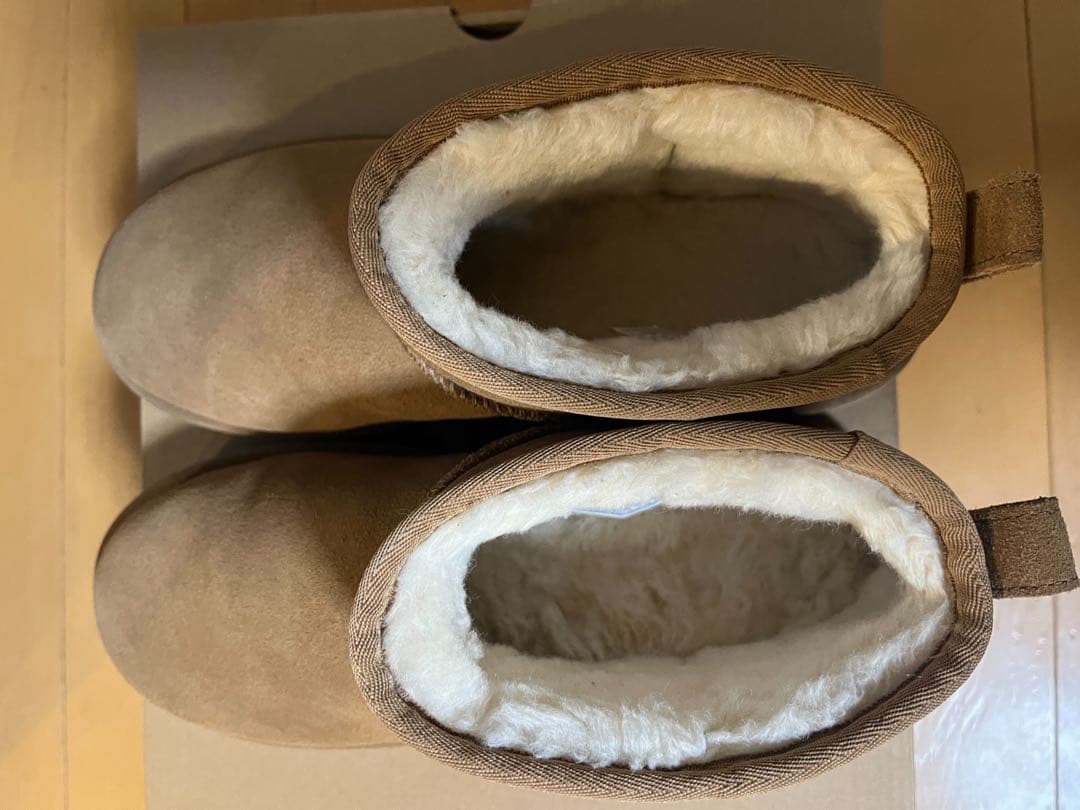お安くしました！美品UGG ブラウンショートブーツ
