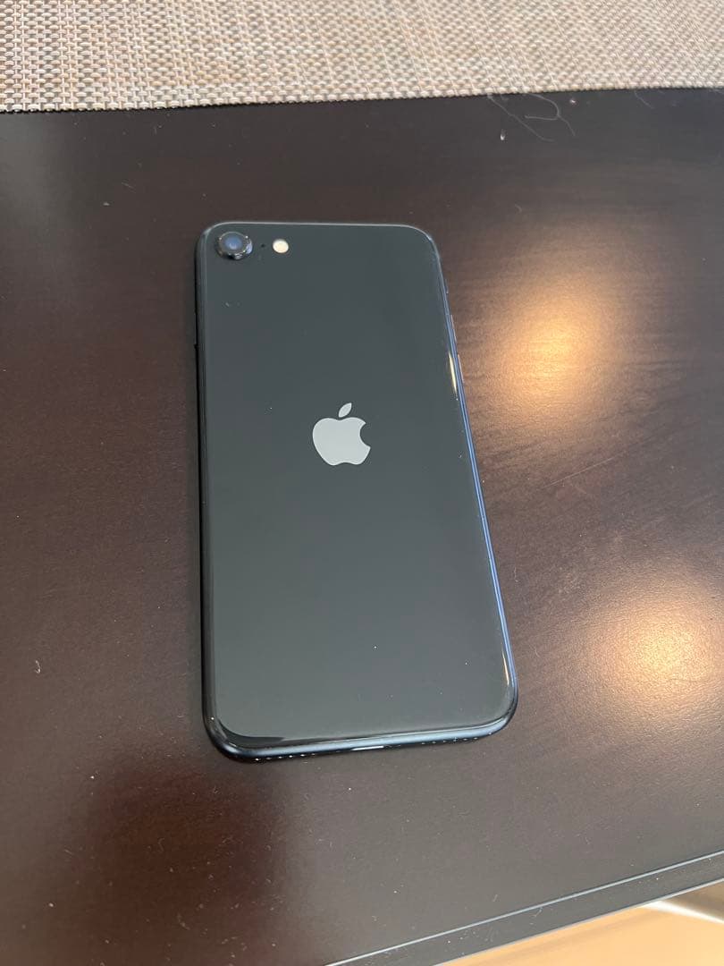 iphone se 第2世代 64GB 美品 ブラック