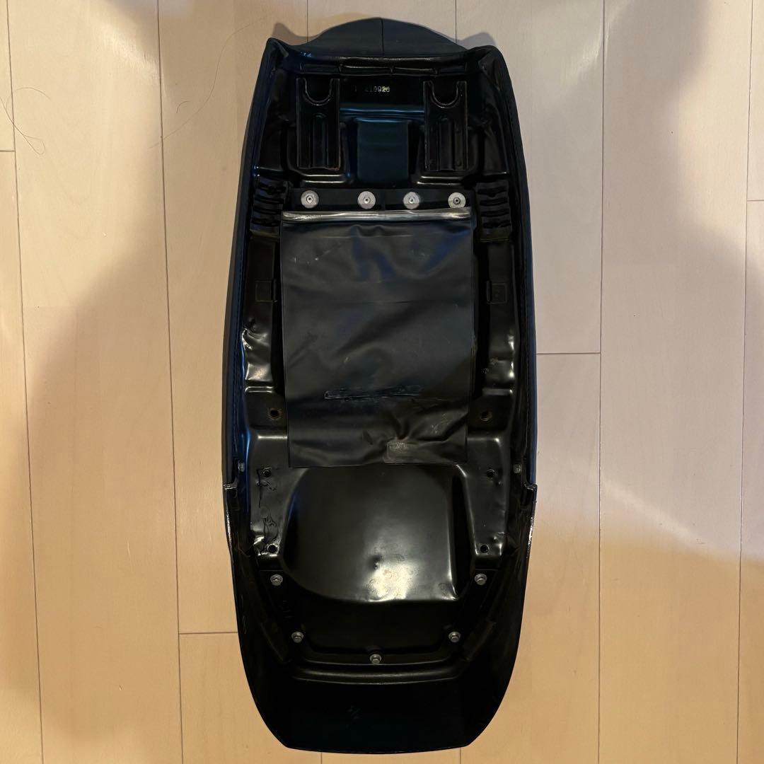 SR400 純正シート　キャブレター