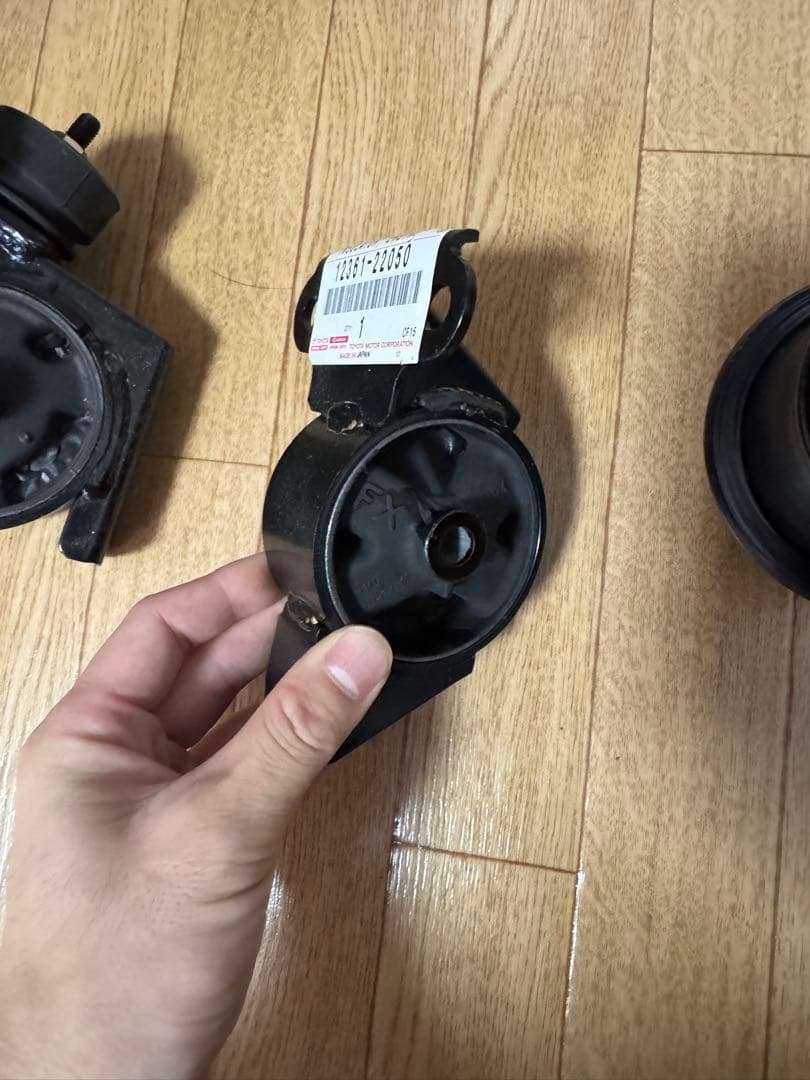 (新品)トヨタ MR-S用 純正エンジンマウント 4個セット