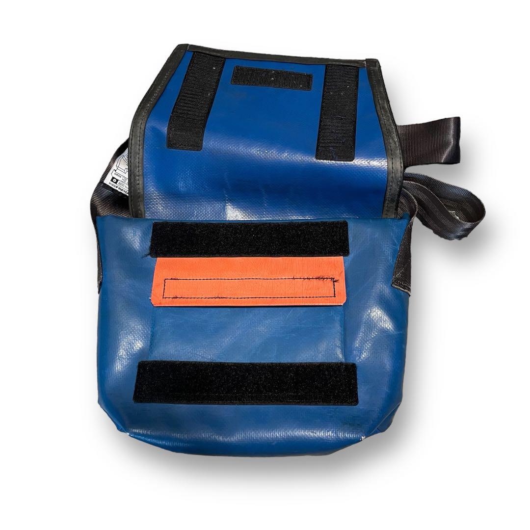 freitag メッセンジャーバッグ ブルー ピンク