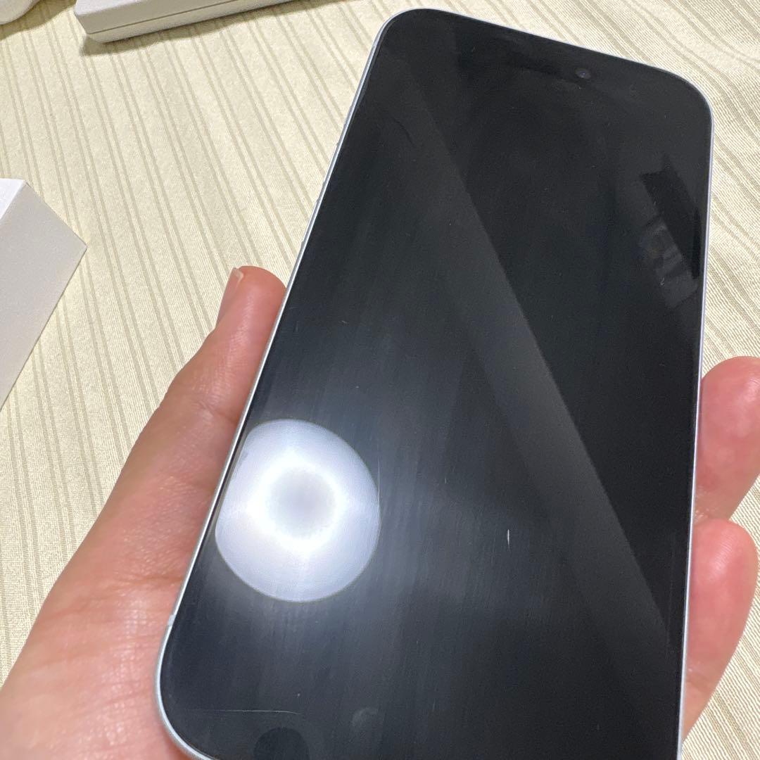 Apple iPhone 15 ブルー箱付き。中古品