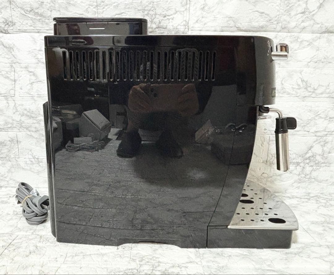 【完動品 美品】Delonghi マグニフィカS ECAM22112B