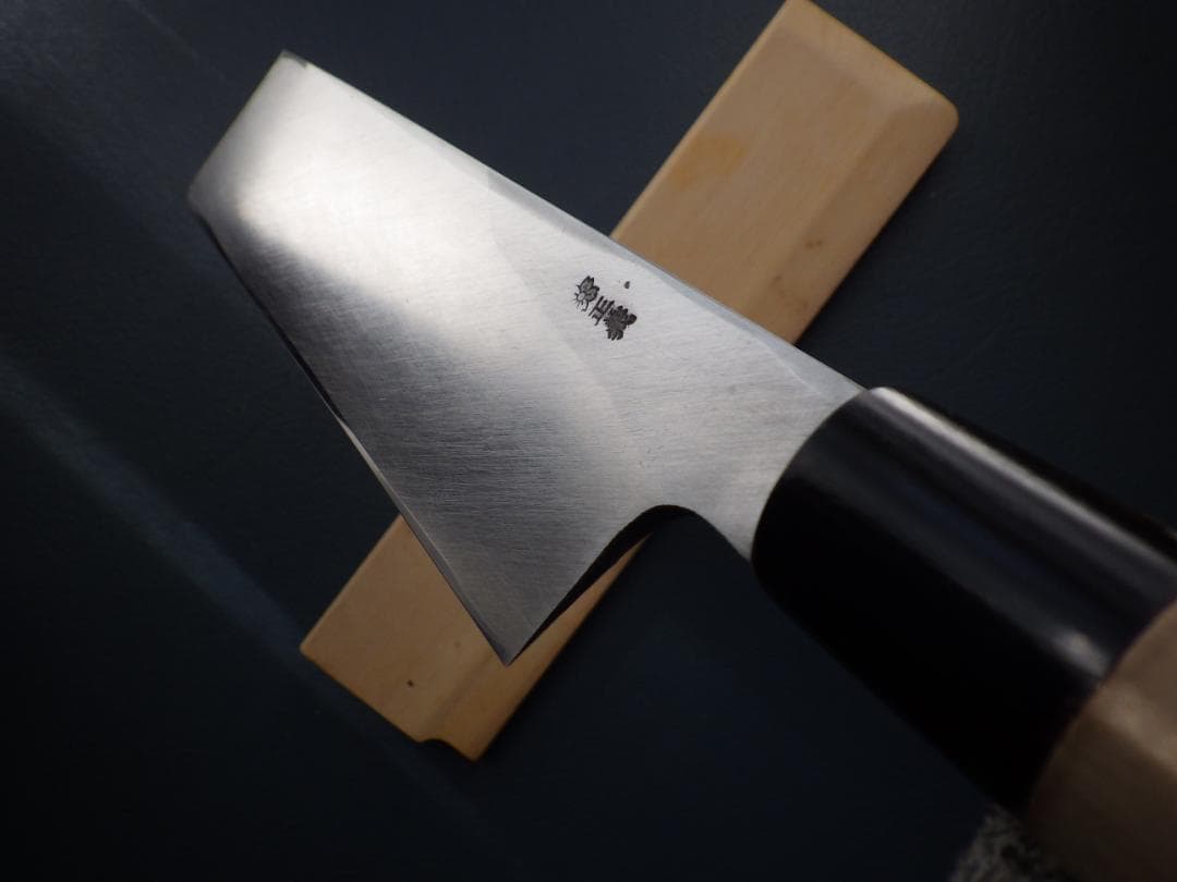 ザ*ロ様 東型薄刃包丁★正義作★本水牛天然木柄★㊨手研ぎ済み・堺打刃物▲記名有▲