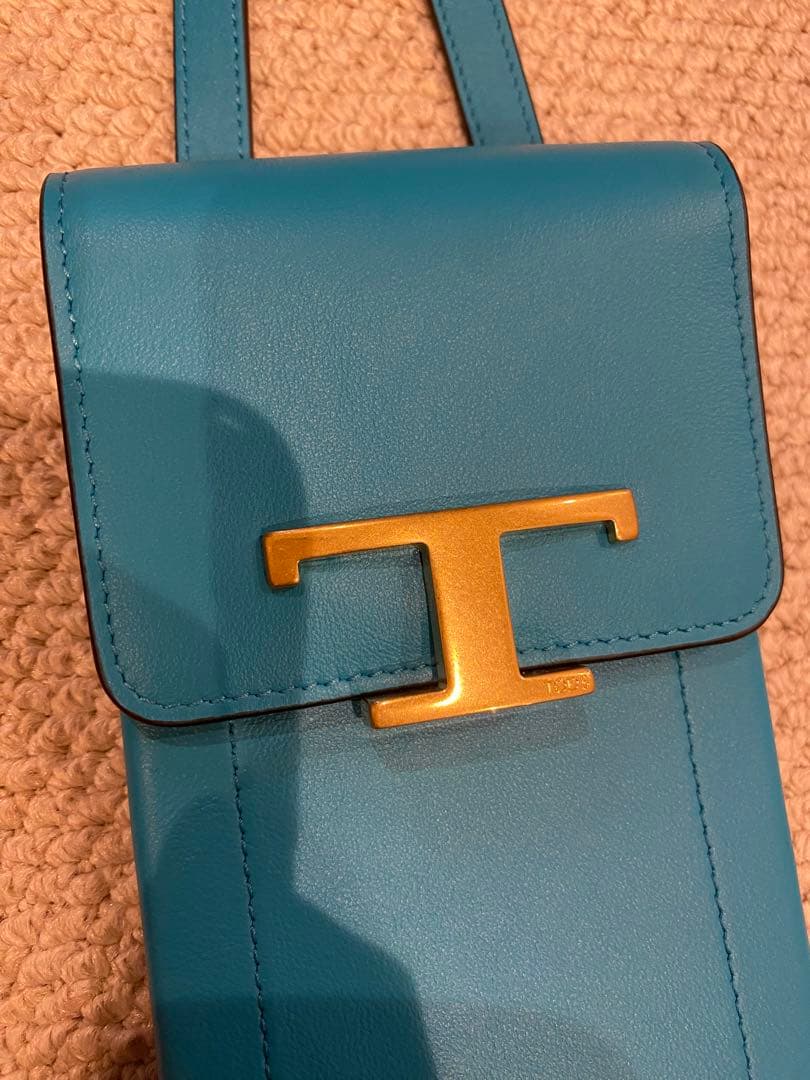 新品未使用⭐︎TODS スマホショルダー　モバイルフォンホルダー　ブルーレザー